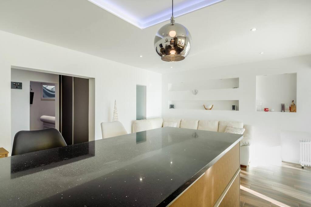 Luxury Apartment Martinis With Pool Σπλιτ Εξωτερικό φωτογραφία